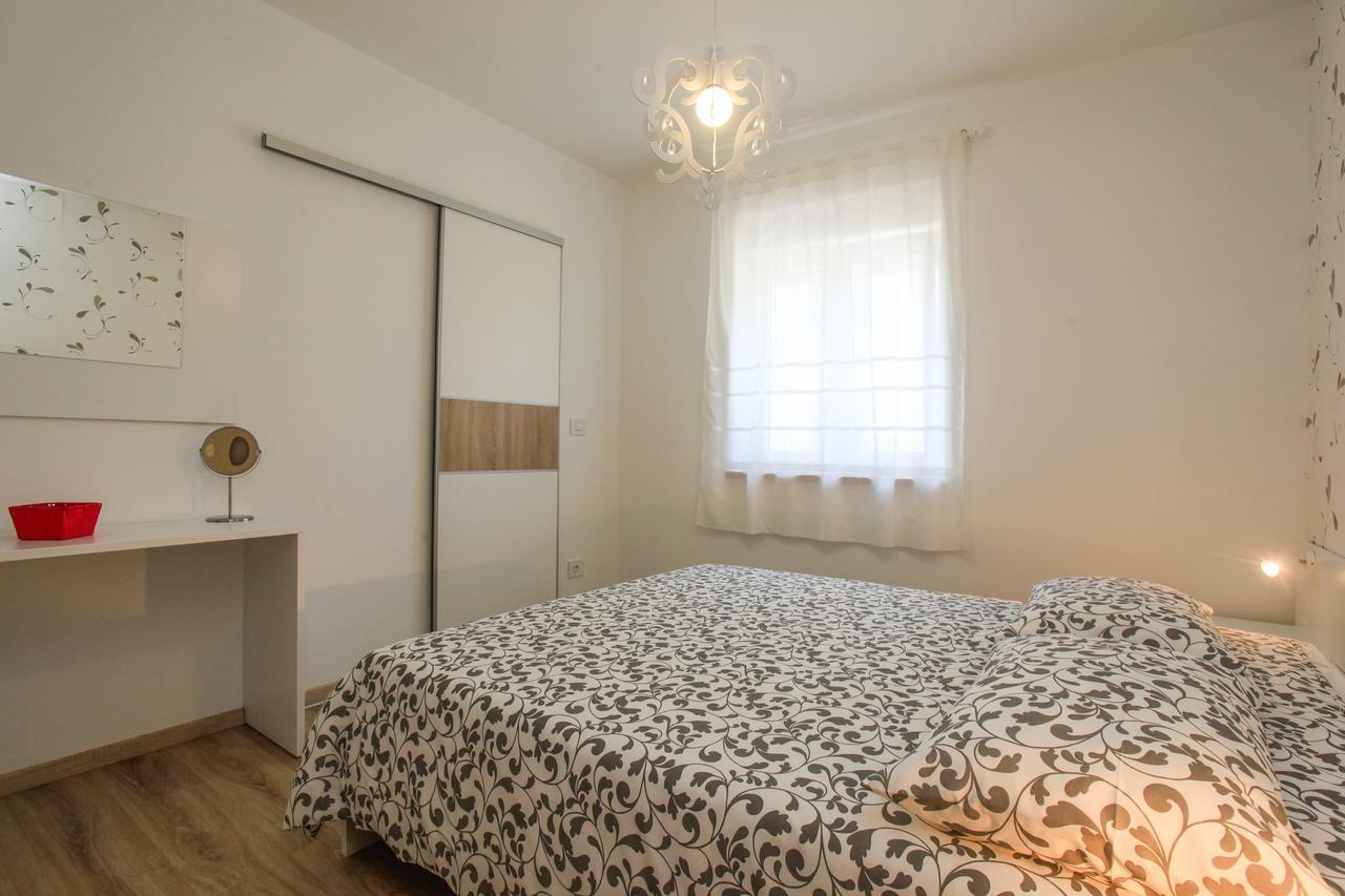 Apartments Fiora Premantura Ngoại thất bức ảnh